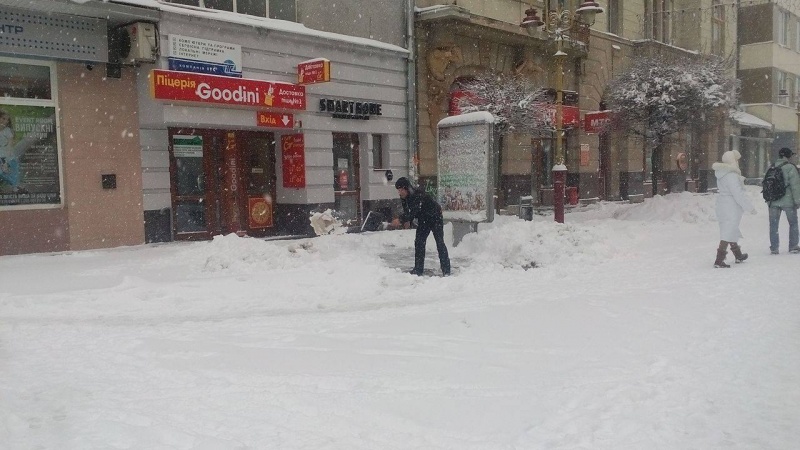 Ивано-Франковск оказался в плену снега: опубликованы фото