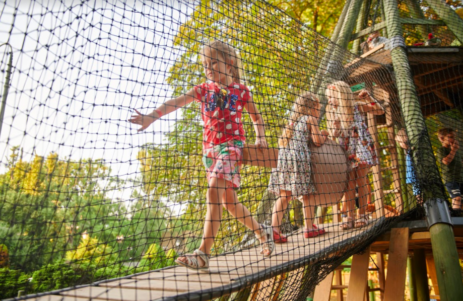 Всі літні розваги в одному місці: де відпочити на ВДНГ