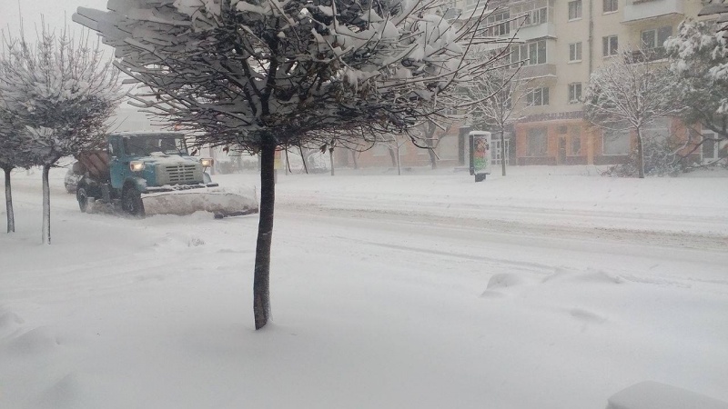 Ивано-Франковск оказался в плену снега: опубликованы фото