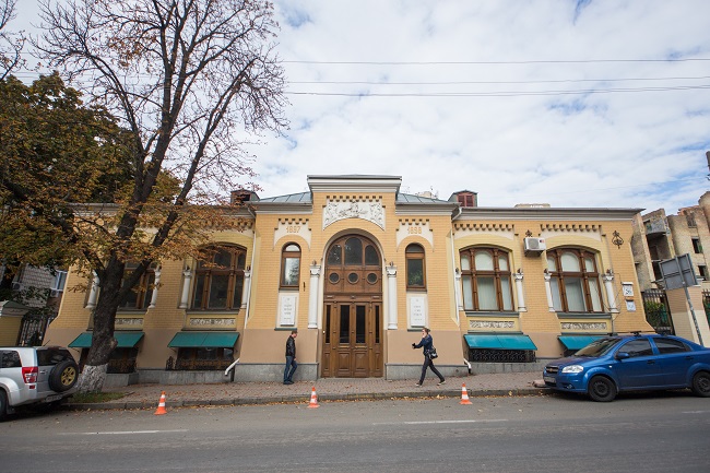 Вулиця Бульварно-Кудрявська, 20 – Колишня дитяча амбулаторія їм. Бродського