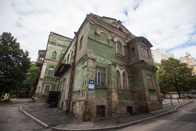 Вулиця Бульварно-Кудрявська, 34 – Колишнє ремісниче училище