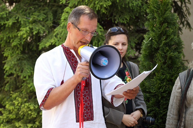 Утиное – это естественное озеро, которое входит в целую систему озер Дарницкого района 