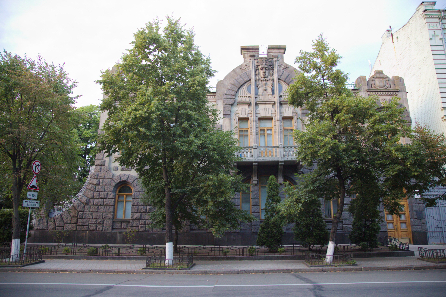 Улица Лютеранская, 23 – Дом 