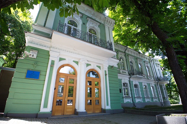 Улица Институтская, 8 – Особняк Либермана