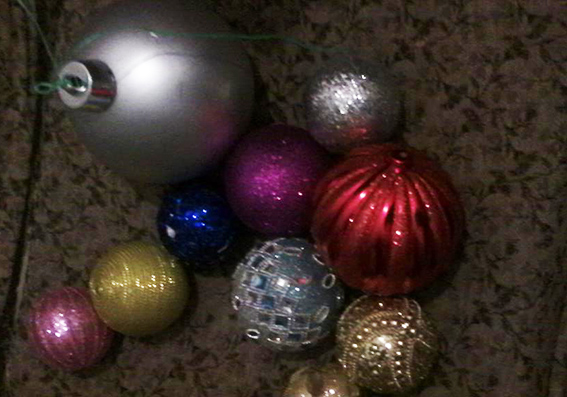 У Хмельницькому чоловік вкрав іграшки з головної ялинки міста