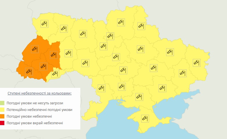 Штормовое предупреждение: каким областям не повезет