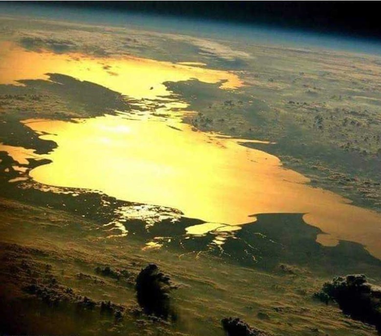 Азовское море показали из космоса: потрясающее фото