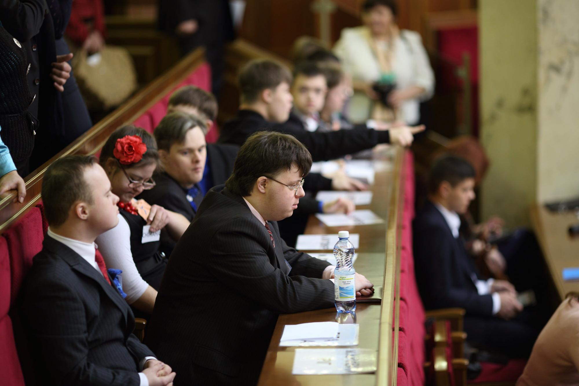 &quot;Солнечные&quot; люди прогулялись по коридорам Верховной Рады