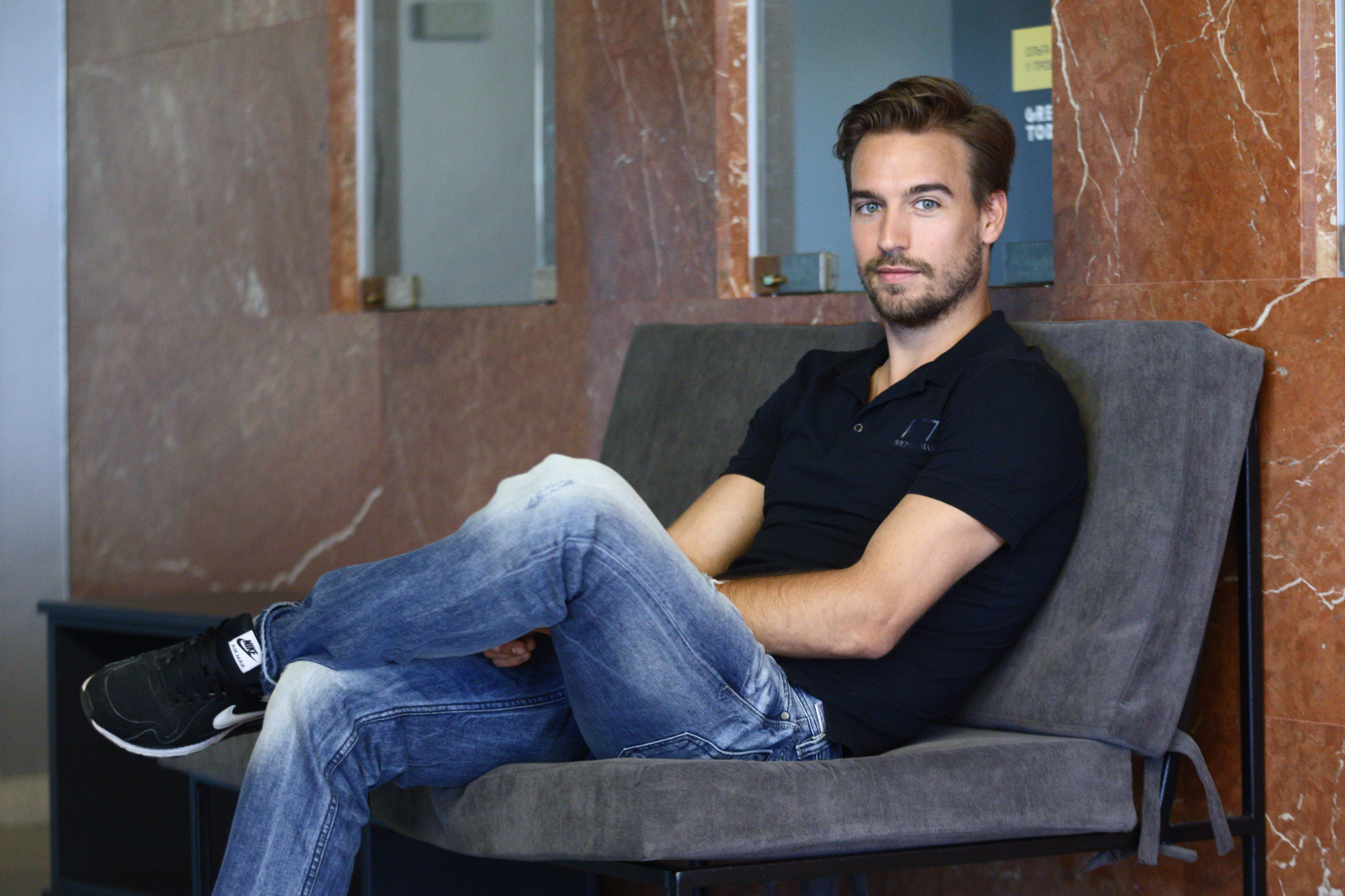 Ведущий шоу "Орел и решка" Пётр Романов: "Никогда не знаешь, как люди отреагируют, когда включаешь камеру"