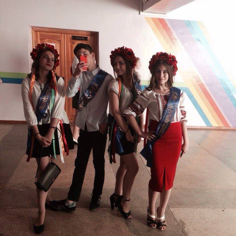 Крым последний звонок вышиванки