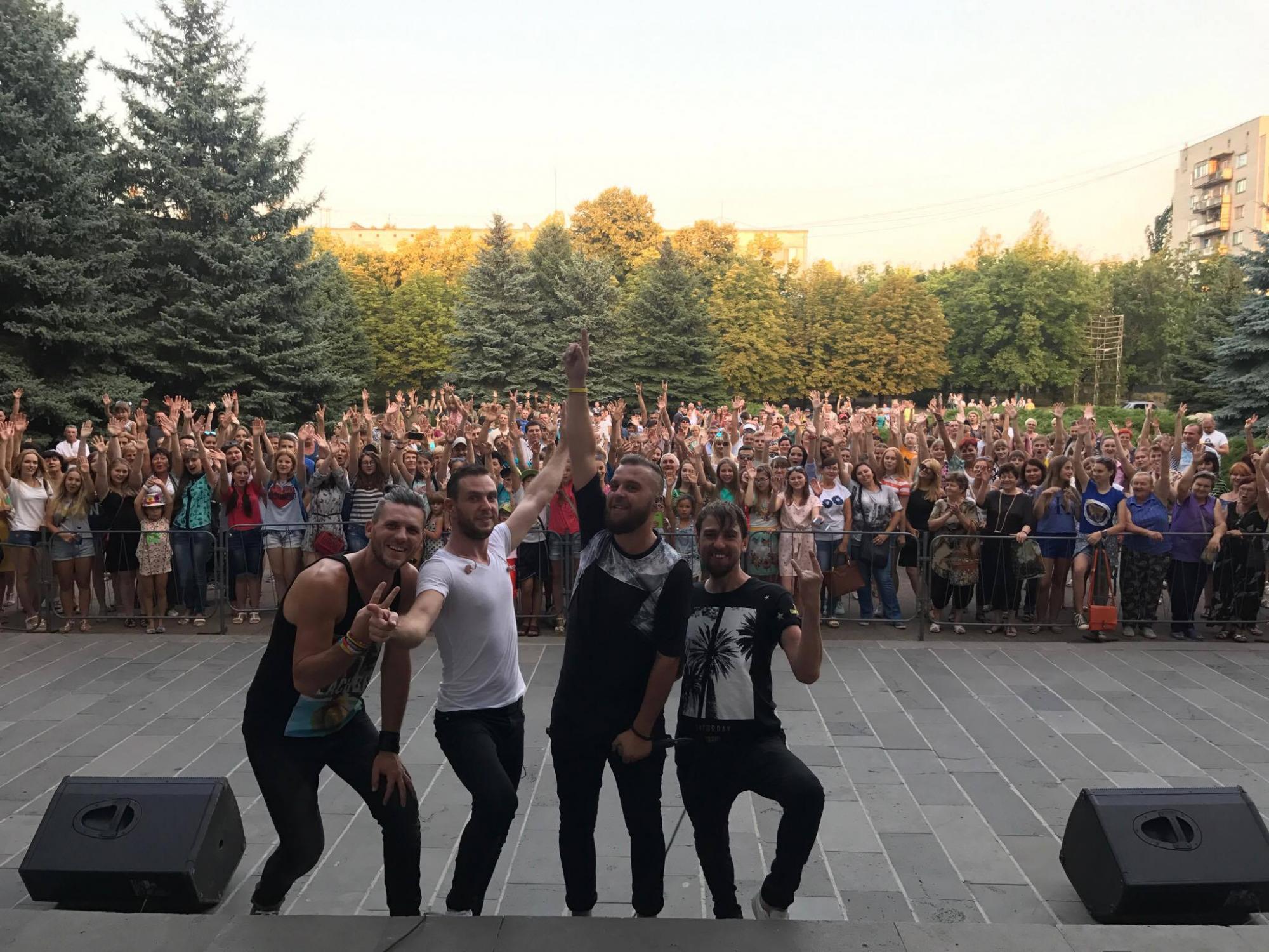 Лидер "БЕЗ ОБМЕЖЕНЬ": "Каждый украинский артист хотя бы раз должен съездить в зону АТО"