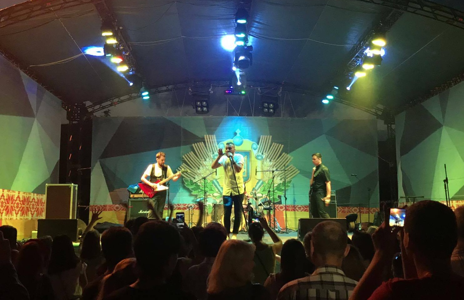 Лидер "БЕЗ ОБМЕЖЕНЬ": "Каждый украинский артист хотя бы раз должен съездить в зону АТО"