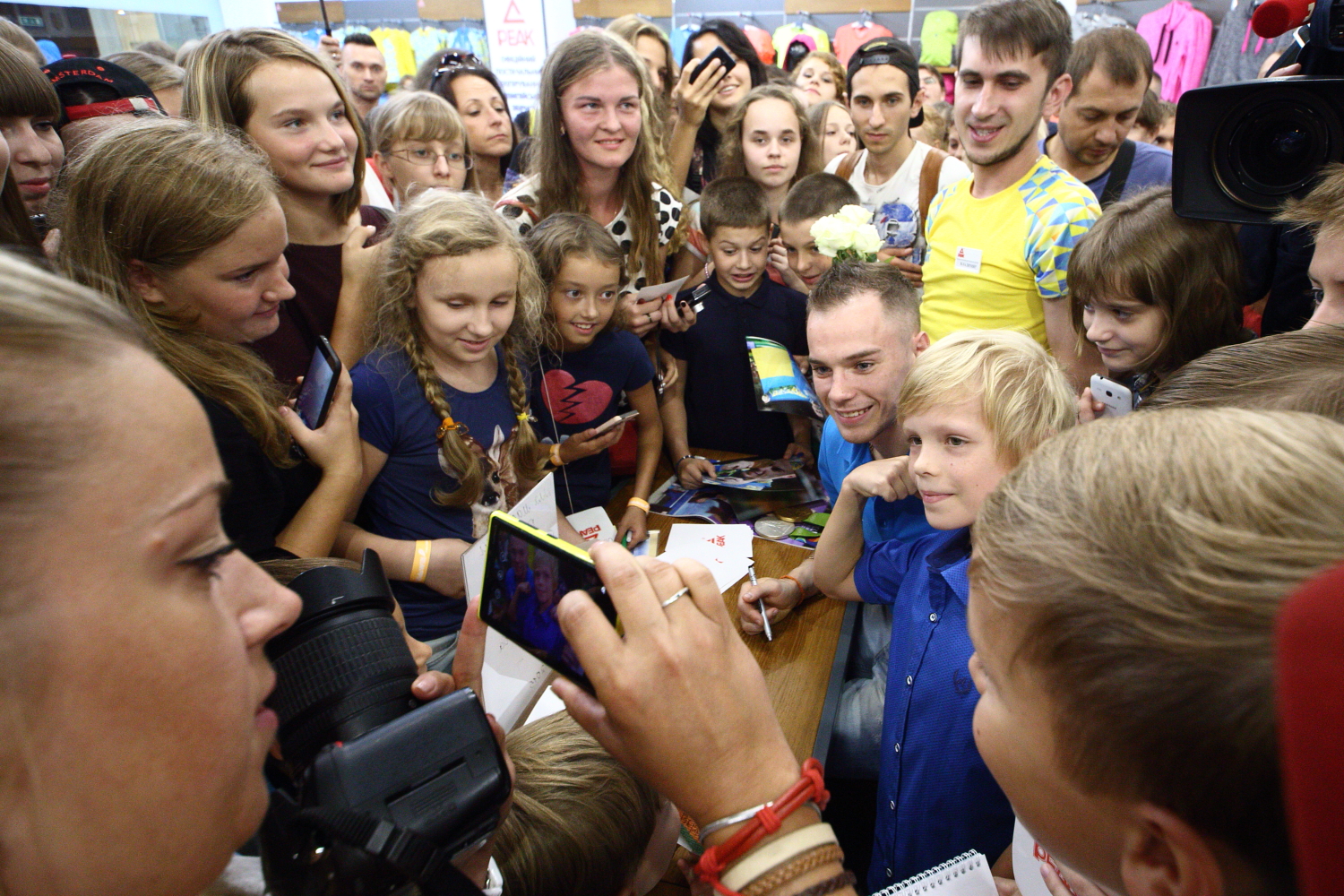 "Вот те мяч, иди фигачь!": молодой чемпион Олег Верняев поделился с фанами секретами спортивных побед