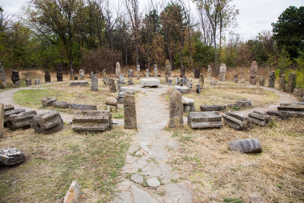 Запорожская Сечь и неизведанные объекты: репортаж с легендарного острова Хортица