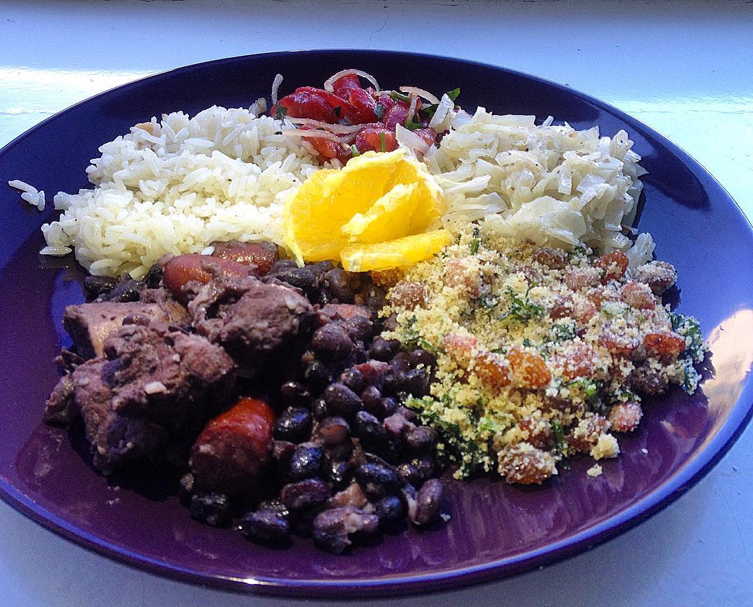 Новогоднее меню по-латиноамерикански: охуэлас, каузо и другие коронные блюда