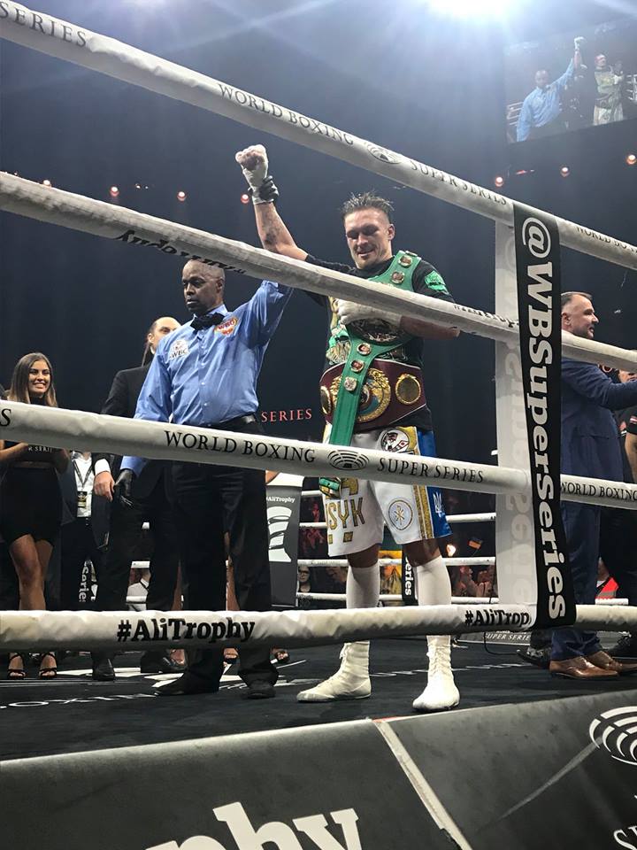 &quot;Сильно, достойно и валидольно&quot;: украинцы в восторге от победы Усика в нелегком бою