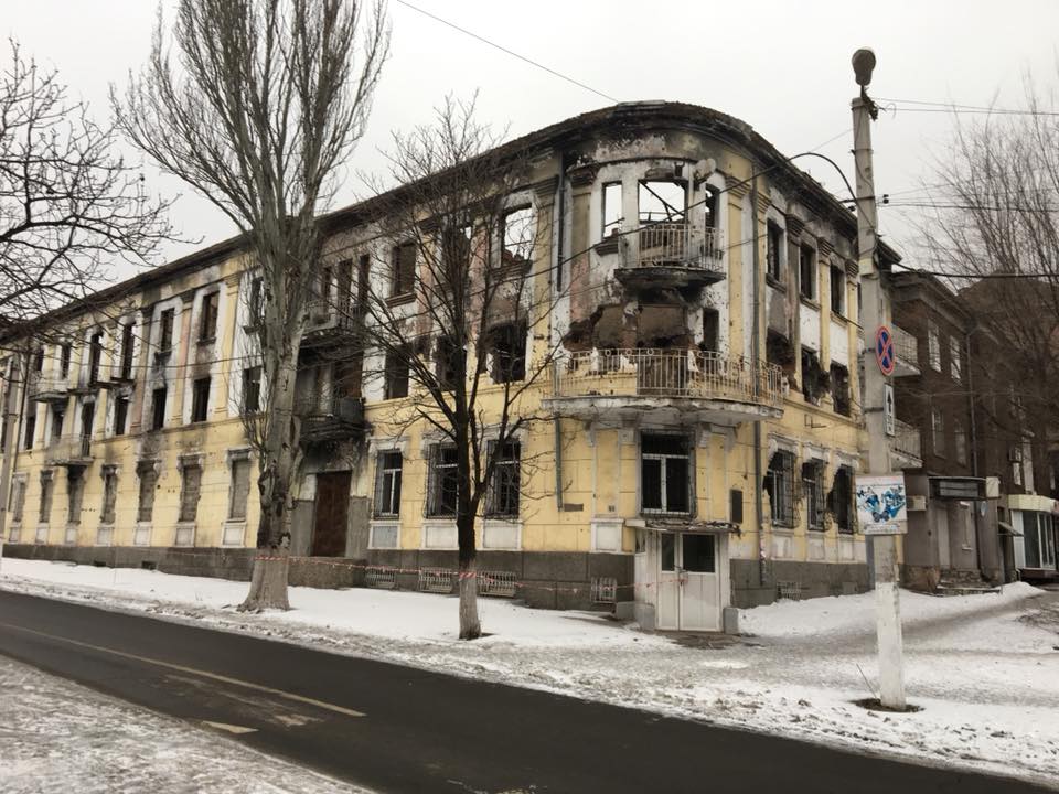 &quot;Ніби все сталося кілька місяців тому&quot;: відомий блогер показав фото руйнувань в Маріуполі