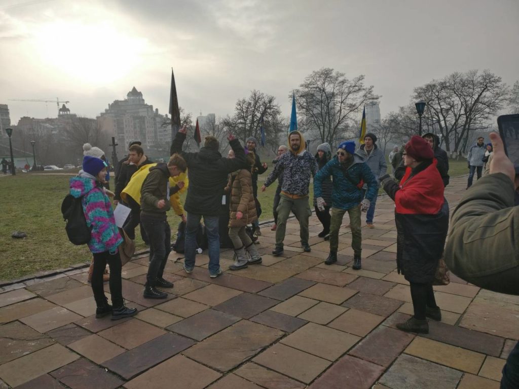 Тисячі киян вийшли на підтримку Десятинного монастиря