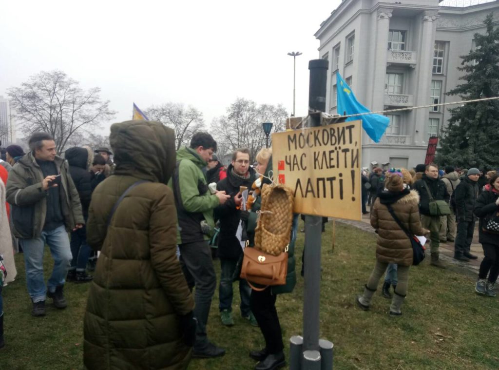 Тисячі киян вийшли на підтримку Десятинного монастиря