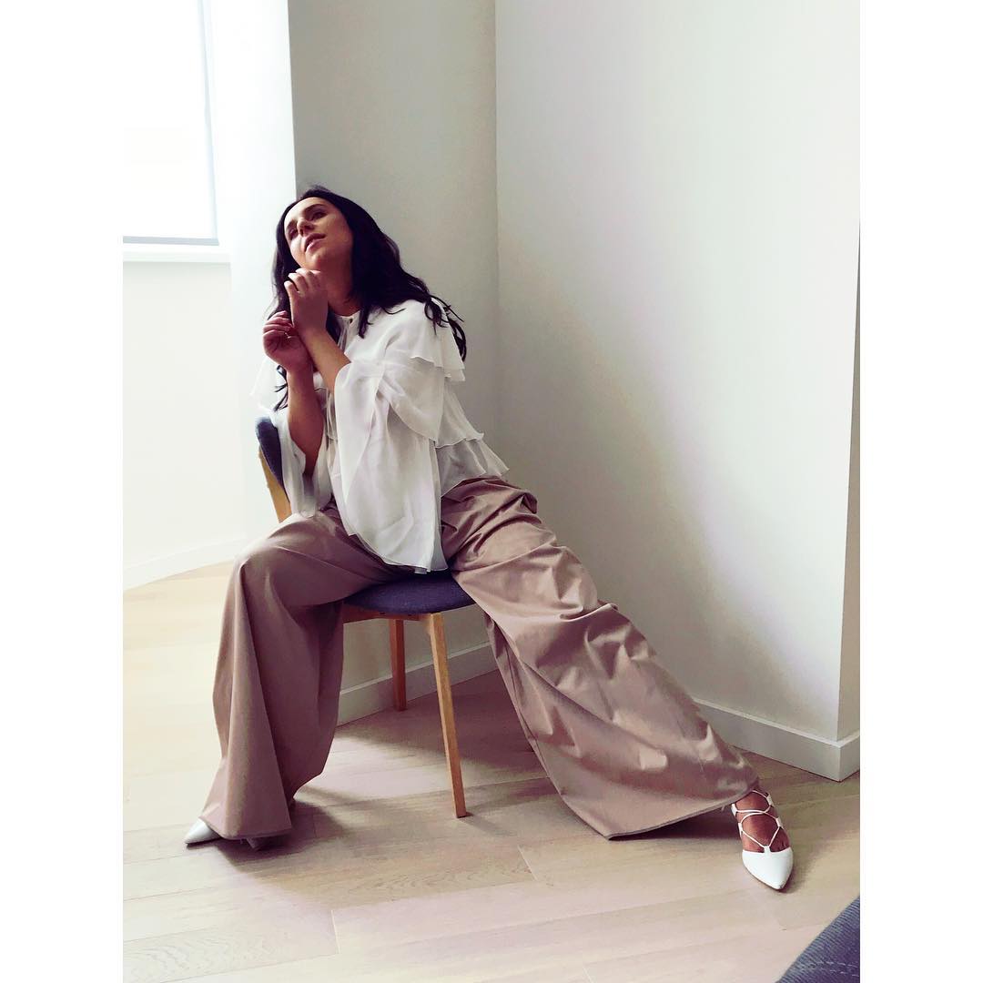 &quot;Каждый день не похожий&quot;: беременная Джамала показала новые образы