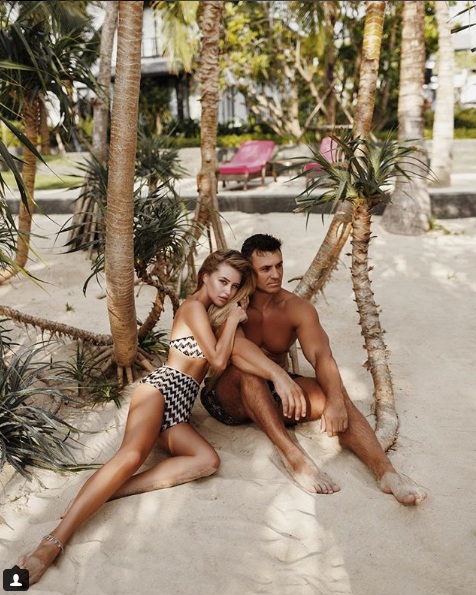 "Всегда с тобой, всегда за тебя": жена Николая Тищенко показала жаркие фотографии с отдыха