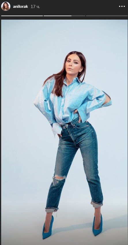 "Модные бахилы": Ани Лорак удивила поклонников безвкусным выбором обуви (фото)