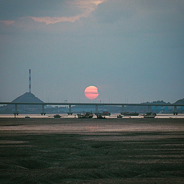 В сети появились свежие фото солнечного затмения, сделанные по всему миру