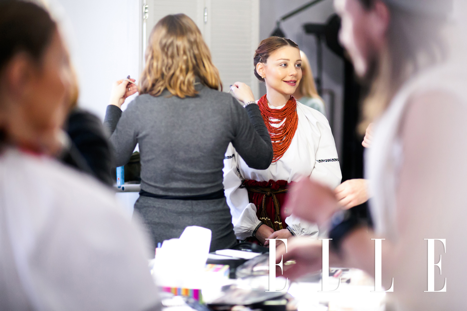 Тина Кароль стала невестой в старинном украинском свадебном наряде