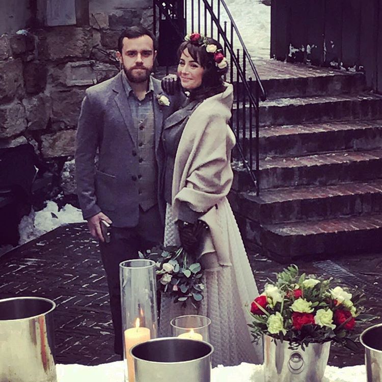 Венок вместо фаты: телеведущая Даша Малахова вышла замуж в третий раз