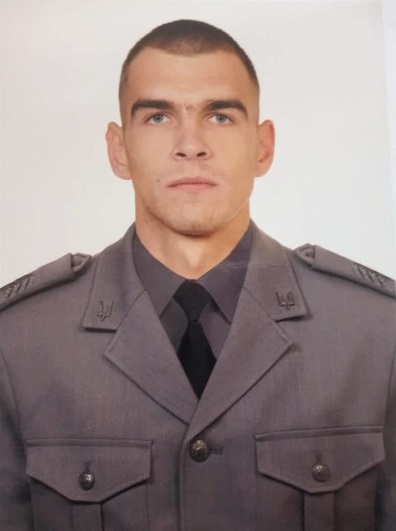 Залишилася дружина та трирічна донька: у лікарні помер важко поранений на фронті морпіх (фото)