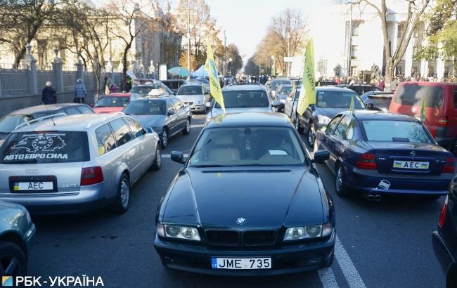 Штрафы за "евробляхи": автовладельцы готовят ответный удар