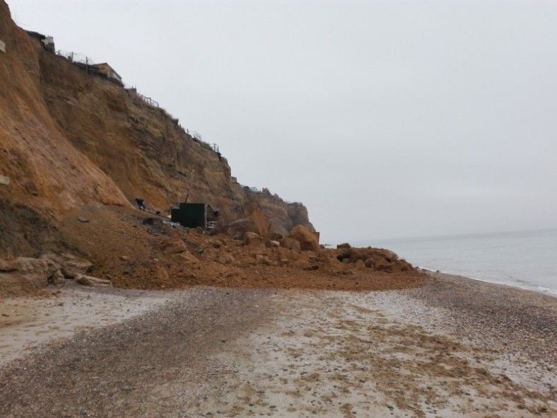 Обвал под Севастополем в поселке Кача