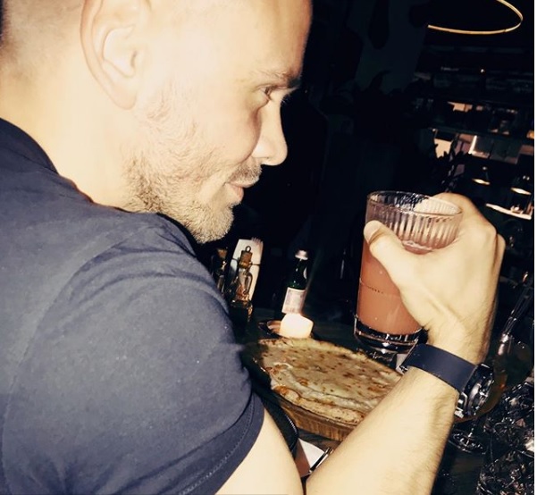 "Любов - це гра" Анна Седокова заінтригувала фото з незнайомцем