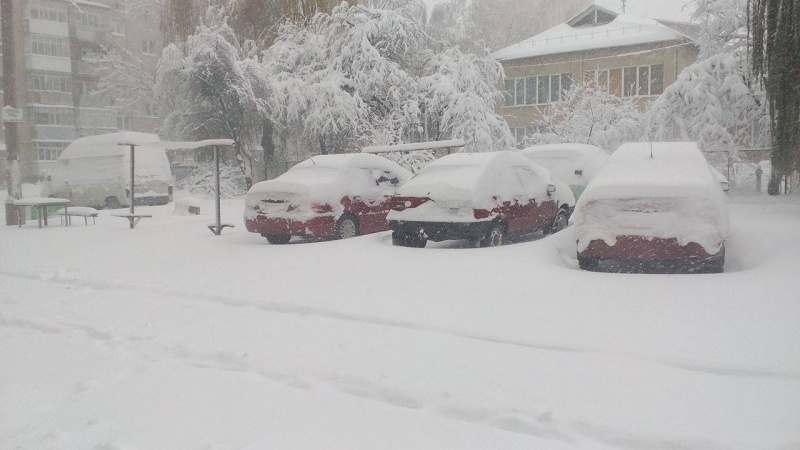 Ивано-Франковск оказался в плену снега: опубликованы фото