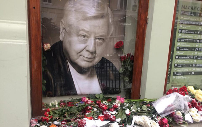 Позарился на &quot;скрепы&quot;: священник РПЦ раскритиковал умершего Табакова