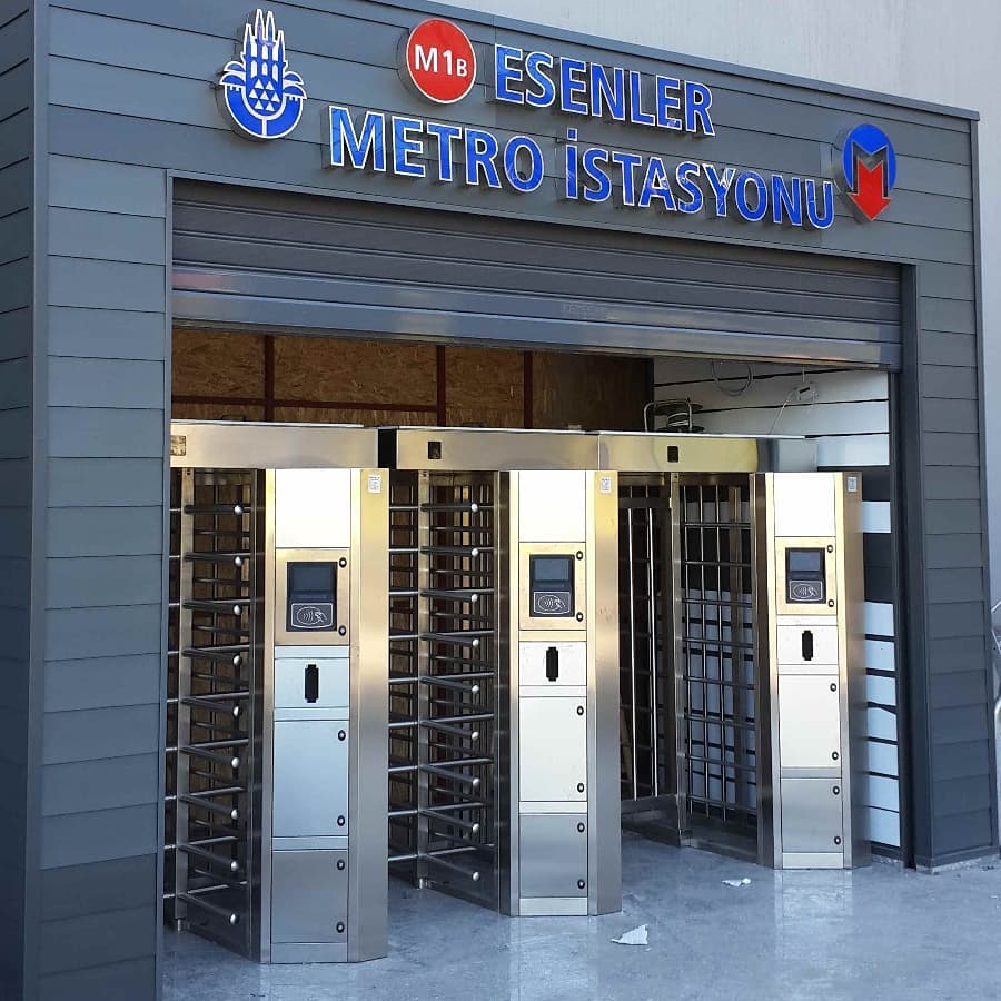 У метро Києва - нововведення: як це виглядає в інших містах