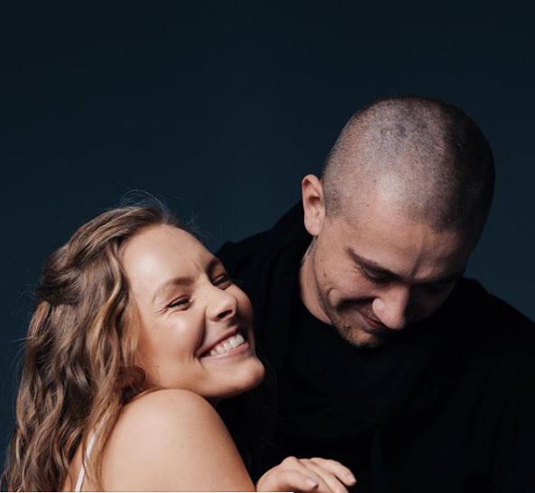 Беременная Алена Шоптенко показала трогательное фото с мужем