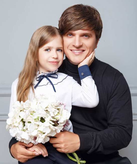 Зірковий День знань: як українські знаменитості провели своїх дітей до школи (фото)