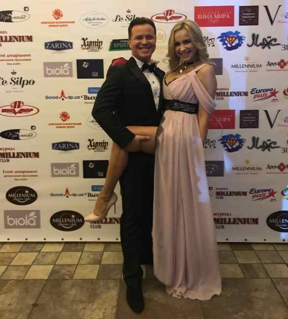 "Богиня Ліля": Ребрик вразила вбранням на Дніпровському балу