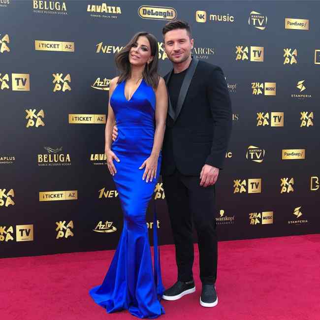 "Невероятно красивая": Ани Лорак восхитила нарядом на открытии фестиваля "Жара"