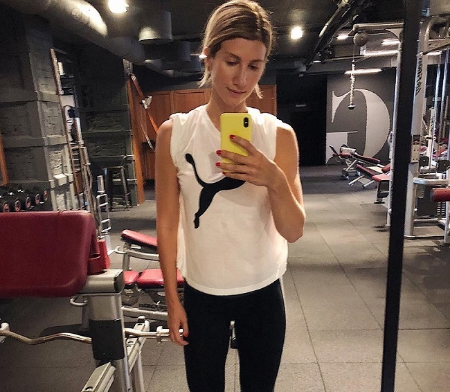 Как &quot;подхудить&quot; руки: фитнес-тренер Анита Луценко показала эффективное упражнение (видео)