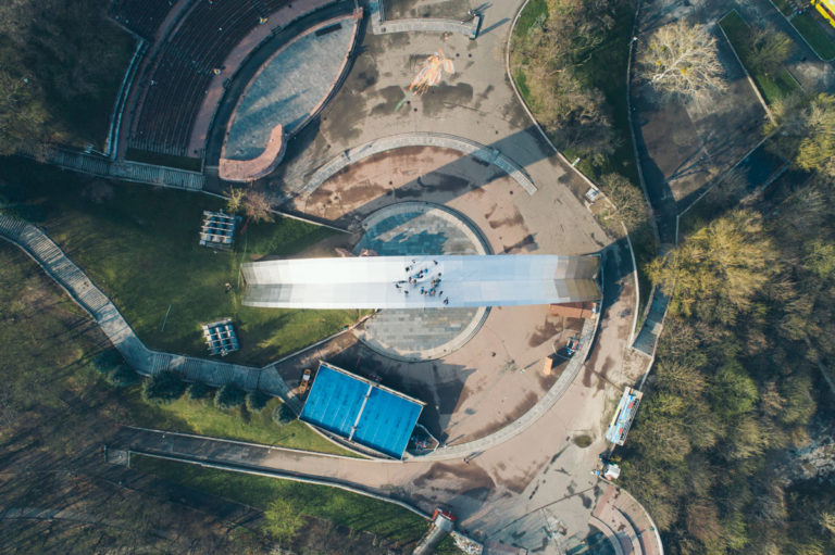 Киевские руферы &quot;захватили&quot; Арку Дружбы народов (впечатляющие фото, видео)