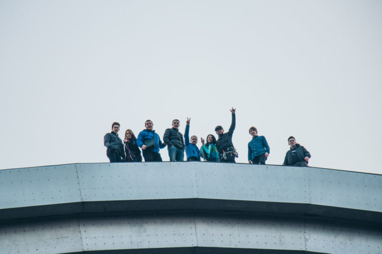 Киевские руферы &quot;захватили&quot; Арку Дружбы народов (впечатляющие фото, видео)