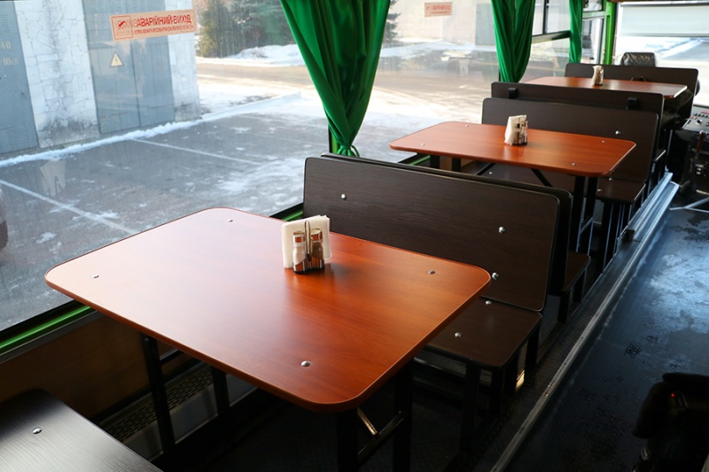 Кушать подано: бойцы Нацгвардии получили автобус-столовую