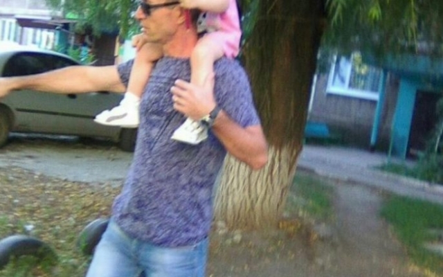 В Бердянске без вести пропал мужчина с маленькой дочкой (обновлено)