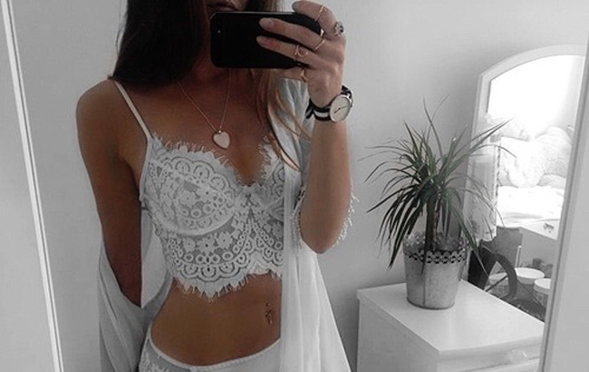 Откровенные фото в соцсетях: эксперты объяснили, почему женщины их публикуют
