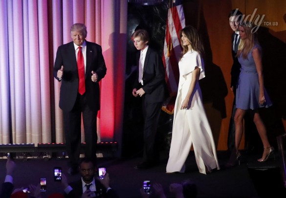 Первая леди Америки пришла на выступление Трампа в стильном комбинезоне