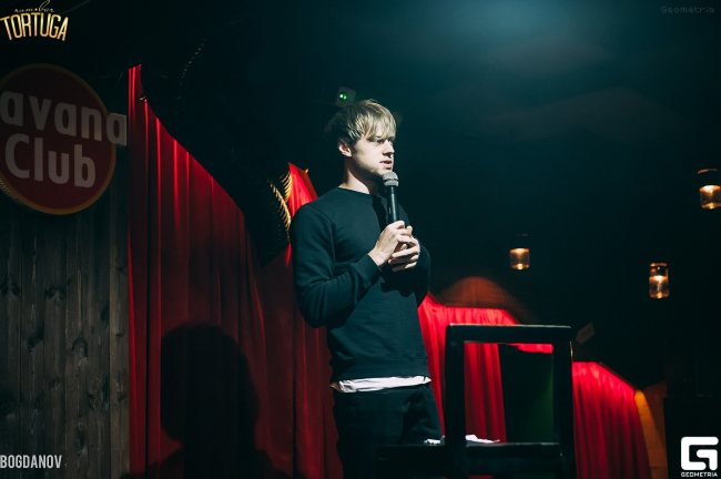 Не Поперечний: стендап-комік, що виступав у Криму, їде в Україну