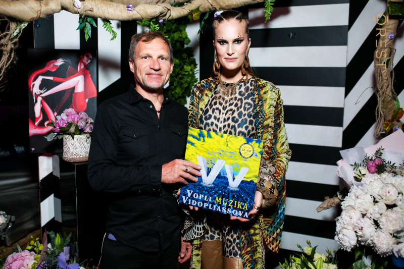 Знаменитая украинская модель Алла Костромичева устроила "джунгли" в центре Киева (фото)