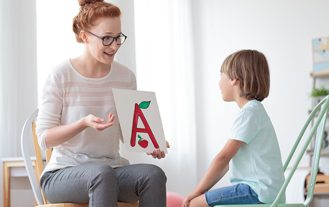 Правильный режим и завтрак: специалисты рассказали, как помочь ребенку адаптироваться после каникул